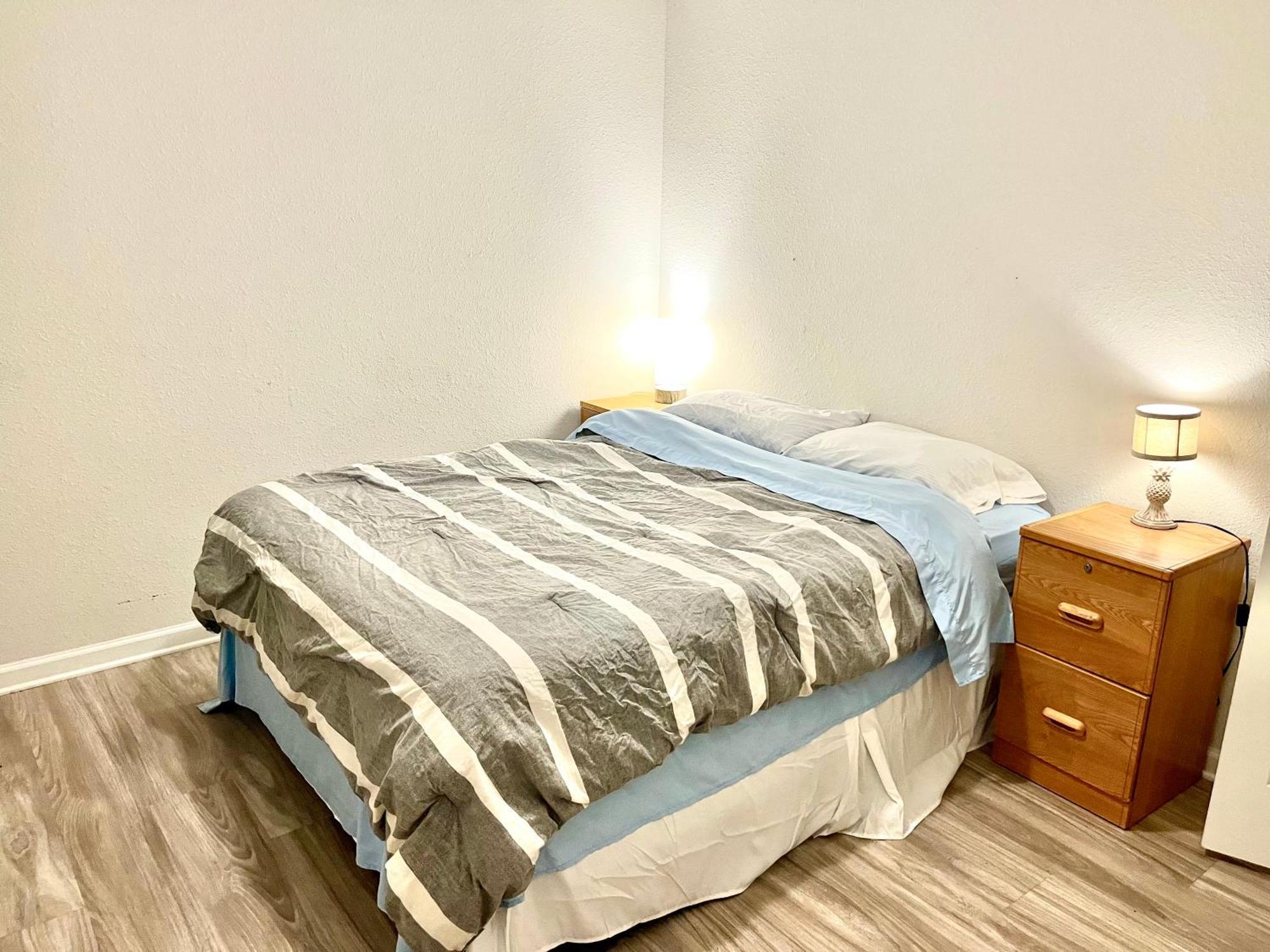 Share By Month Cozy 3 Bed 5 Mins To Jax Airport & Zoo Apartment