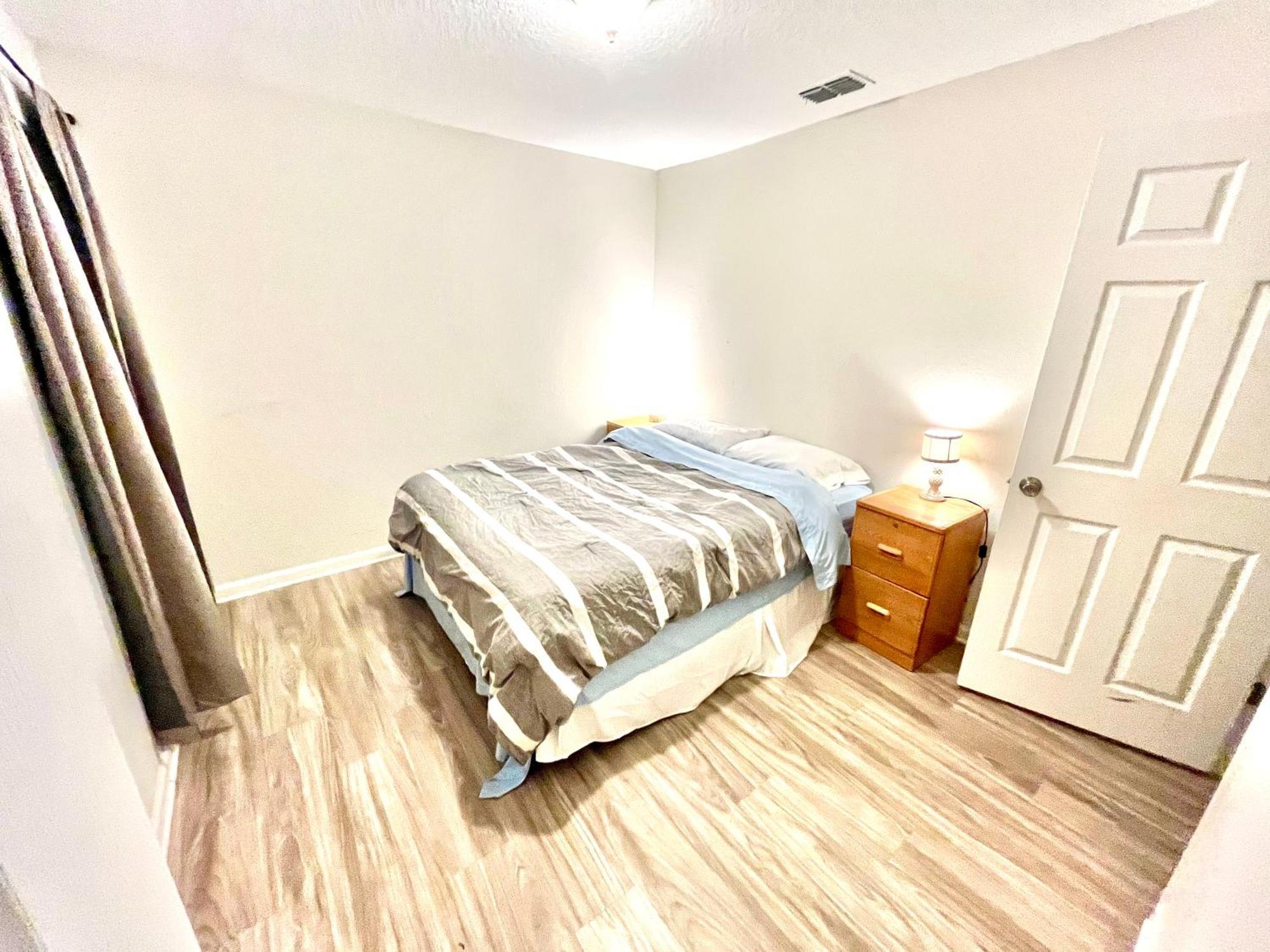 Share By Month Cozy 3 Bed 5 Mins To Jax Airport & Zoo Apartment Jacksonville